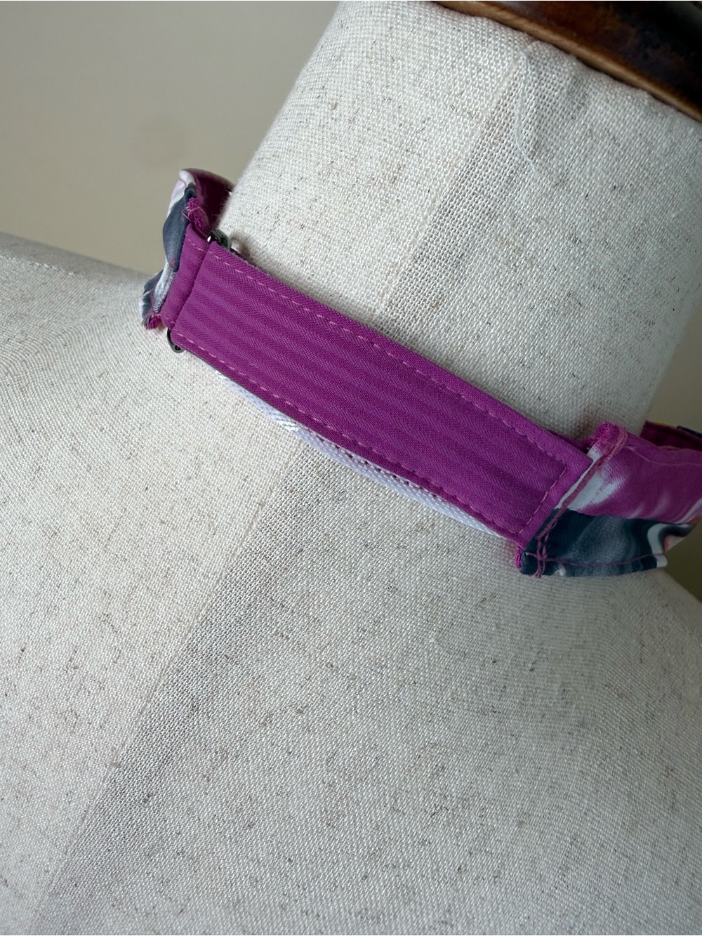 lululemon athletica Magenta Visor with Multicolor Band - Picture 2 of 3